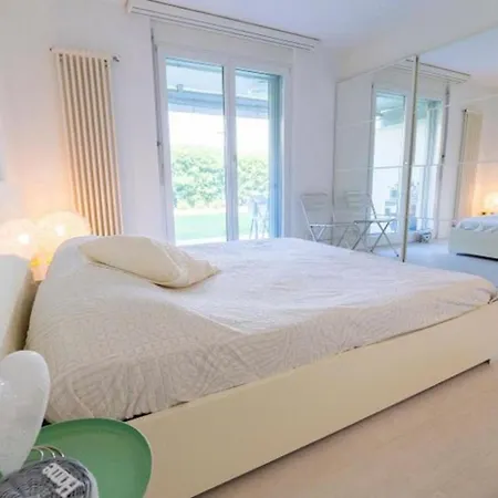 Isola Familienfreundliche Sonnige Mit 100m2 Eigenem Garten & Klimaanlage Appartamento