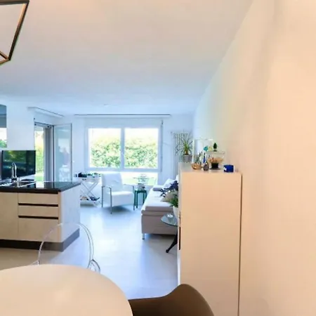 Isola Familienfreundliche Sonnige Mit 100m2 Eigenem Garten & Klimaanlage *